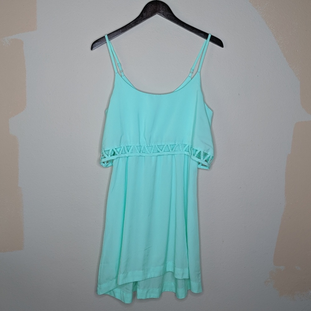 HURLEY Sea Green Tiered Shift Dress with Cutouts - Picture 5 of 8